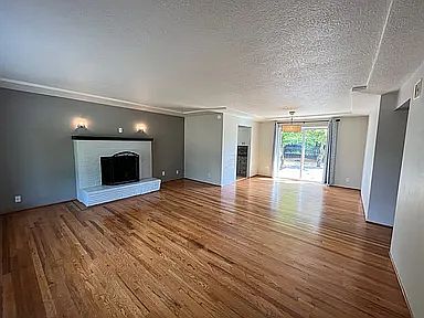 5th image of 530 SE 12th Ave