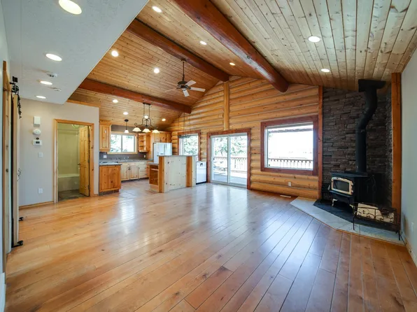 436 Lakeview Dr, Sandy Beach, AB T0E 1V6
