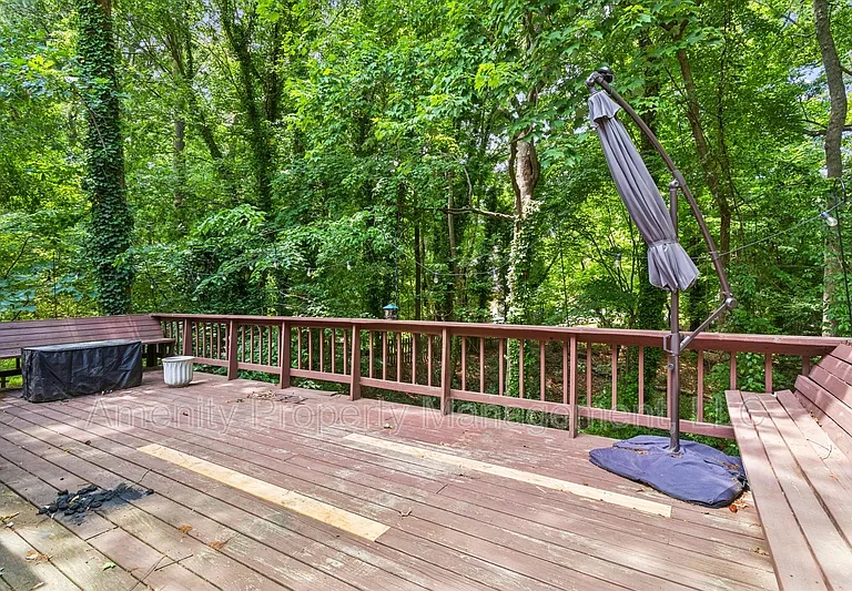 204 Granville Dr — Photo 24