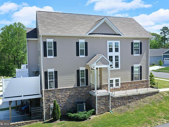4th image of 23433 Grovewood Ct