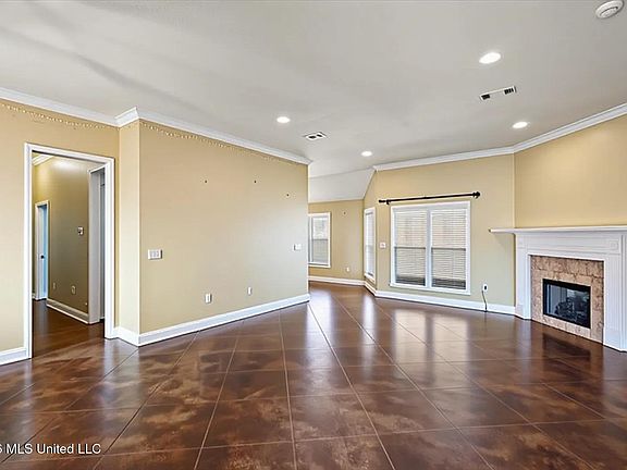 4th image of 400 N Haven Ct
