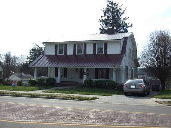 1st image of 610 E 1st North St