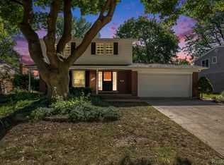 15606 Levan Rd, Livonia, MI 48154