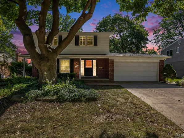 15606 Levan Rd, Livonia, MI 48154
