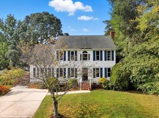 5601 Poplar Hill Ct, Greensboro, NC 27407