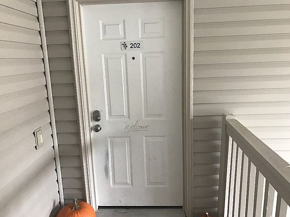 2nd image of 8833 1st St NE APT 202