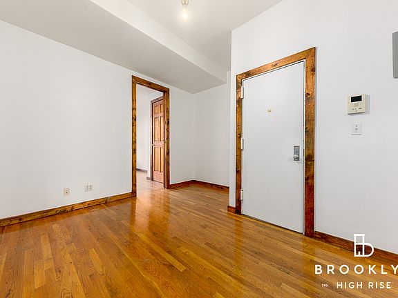 4th image of 1505 Gates Ave #3M