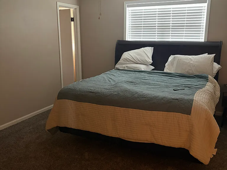 1602 Westwood Dr — Photo 5