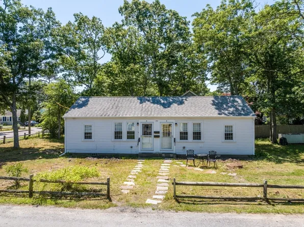 151 Seaview Ave #A, South Yarmouth, MA 02664