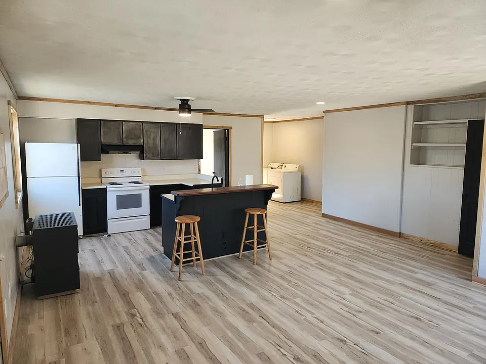 open kitchen/living room