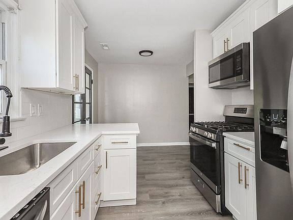 2nd image of 6407 Aylesworth Dr