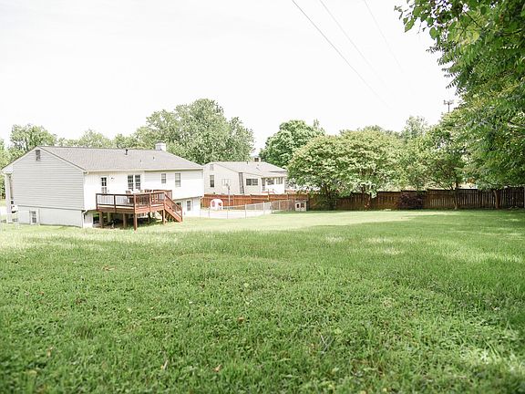 3rd image of 3724 London Cir