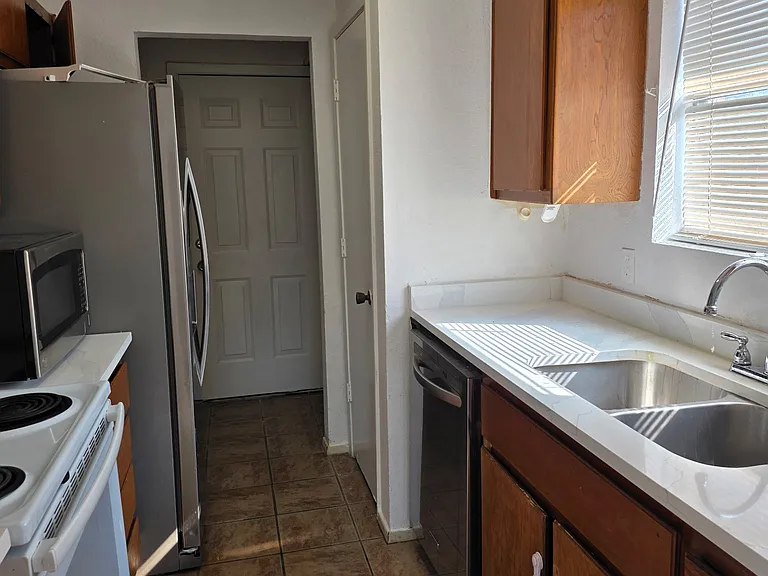 2411 Springmont Ct #2409 — Photo 19