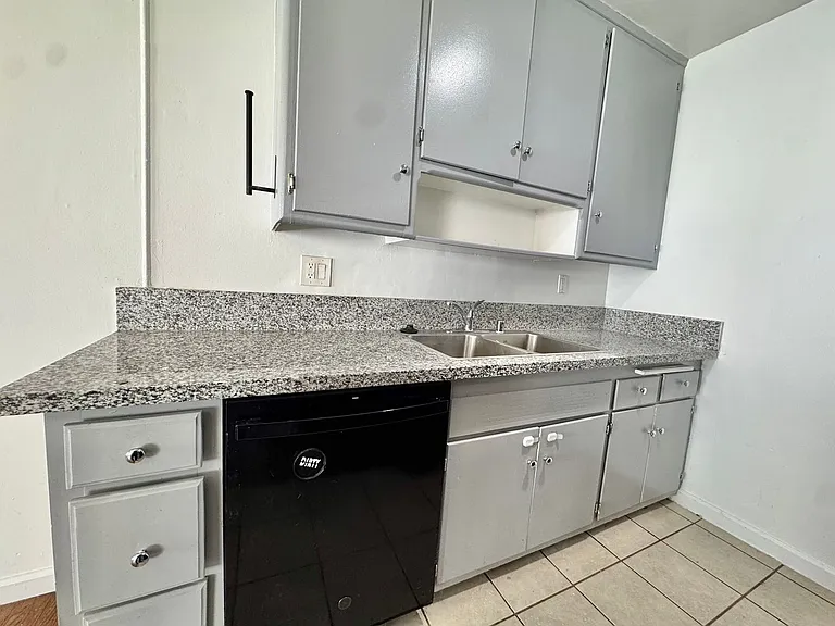 3419 Club Dr — Photo 6