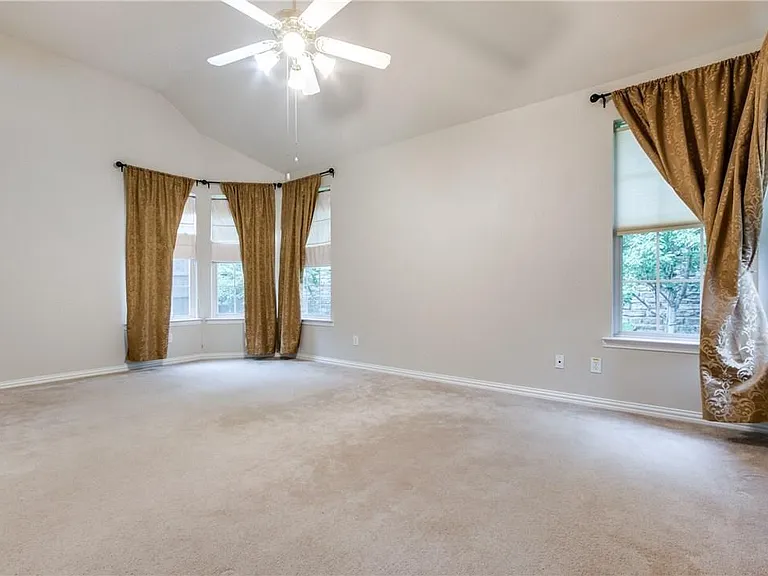 3621 Nandina Dr — Photo 4