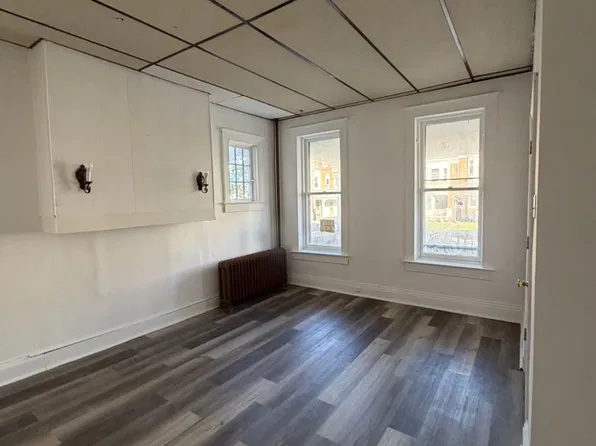 264 W Jackson St