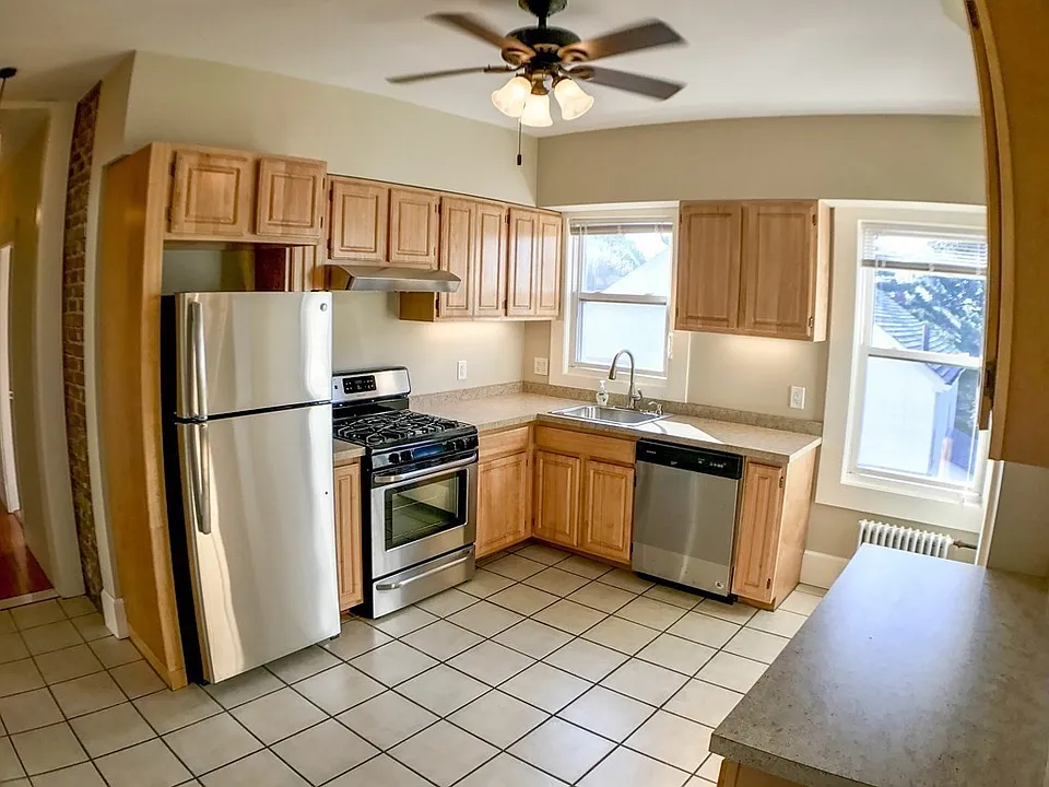 130 Metropolitan Ave #2