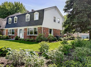 196 N Kenilworth Ave, Glen Ellyn, IL 60137