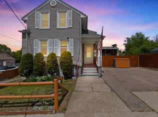 8 Rosewood St, Pawtucket, RI 02860