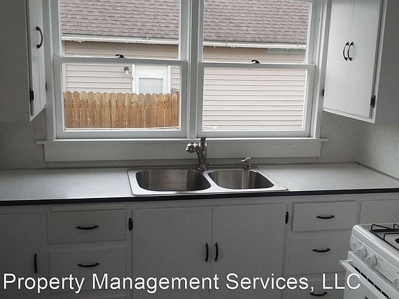 4th image of 323 McGoodwin Ave APT B
