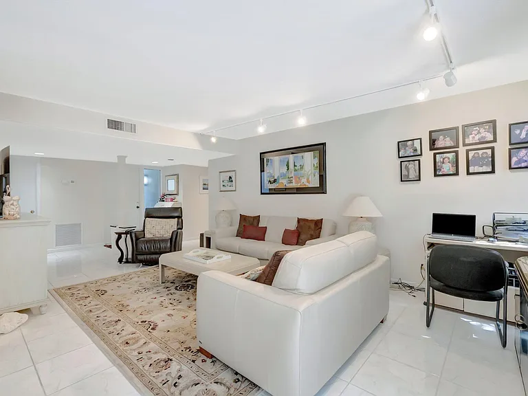 3705 Bridgewood Dr — Photo 9