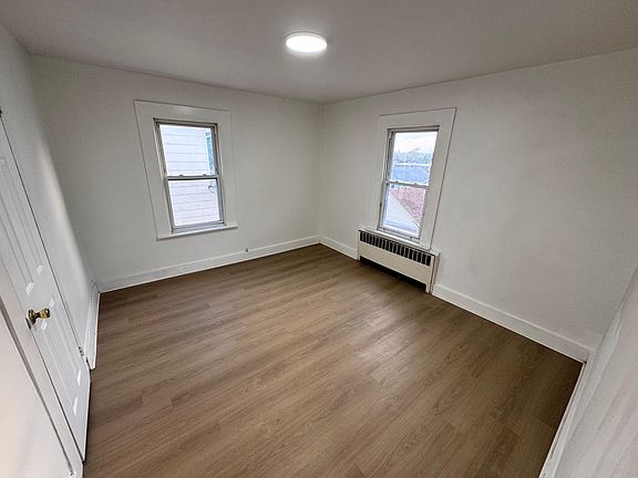 5th image of 1580 Summit Ave #2