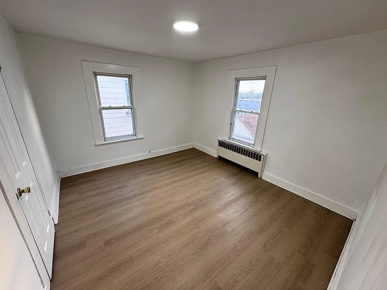 1580 Summit Ave #2 — Photo 5