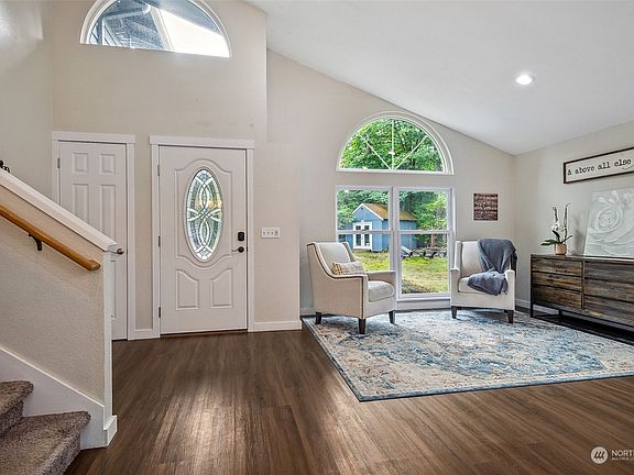 4th image of 26807 316th Avenue SE
