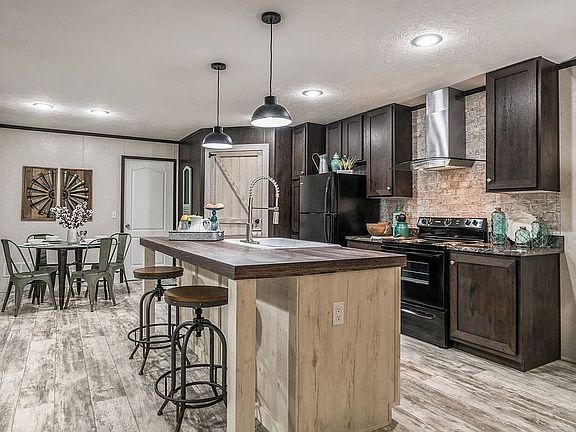 2nd image of 709 2nd St NE #28