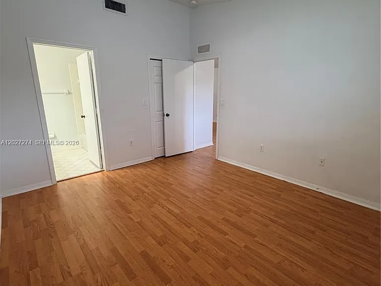 995 NE 34th Ave #201 — Photo 18