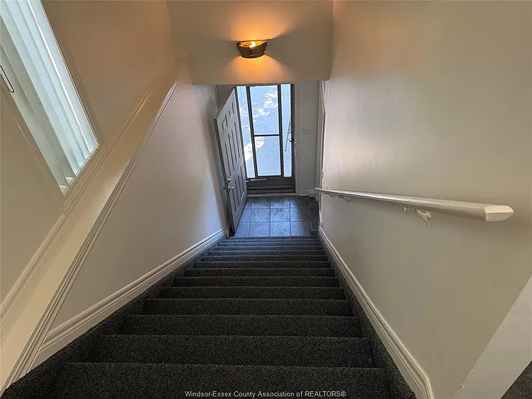 695 Front Rd N #UPPER — Photo 13