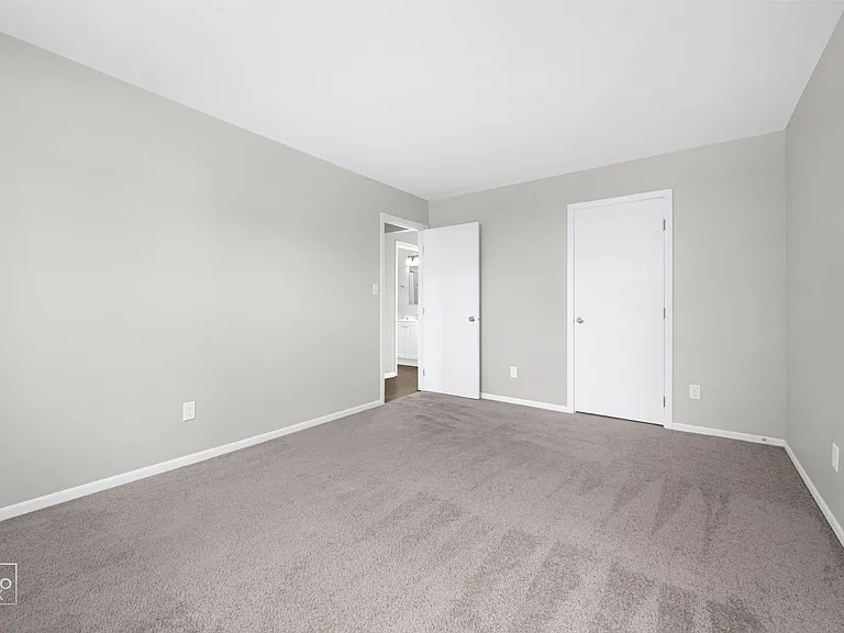 2405 Ashland Cir #9 — Photo 12
