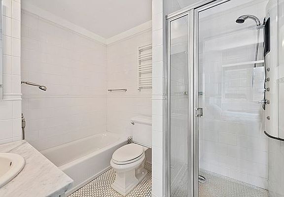 5th image of 425 5th Ave APT 29A