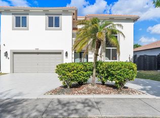 16671 NW 89th Pl, Miami Lakes, FL 33018