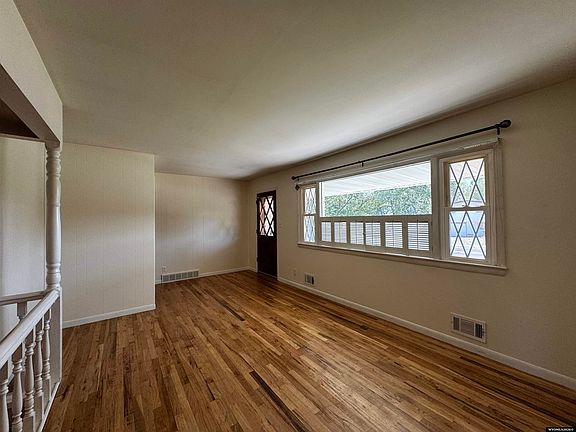 3rd image of 204 W Sunset Dr