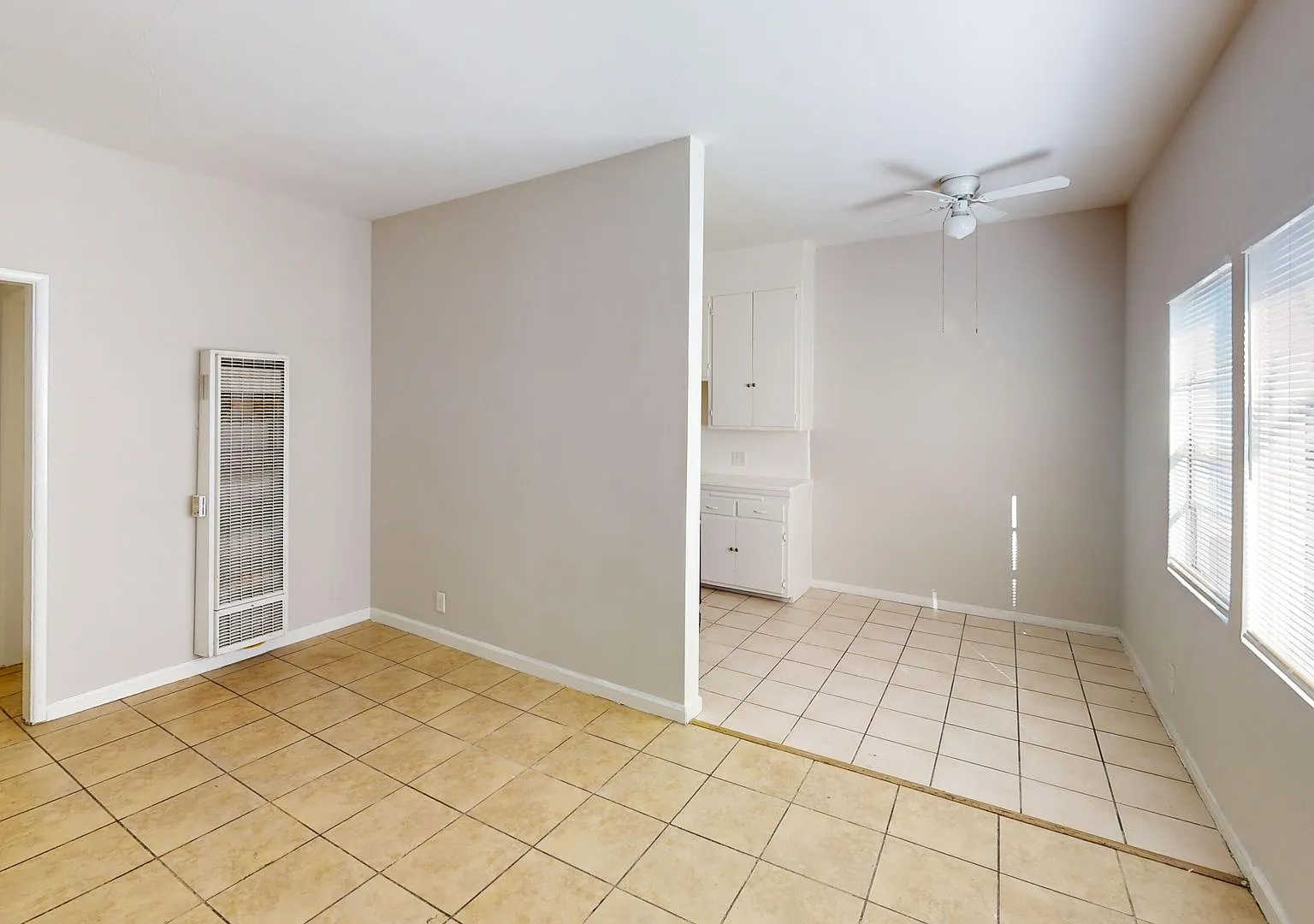 4th Street Apartments...Gorgeous Newly Remodeled Apartments...Great Location! CALL NOW! — Photo 3