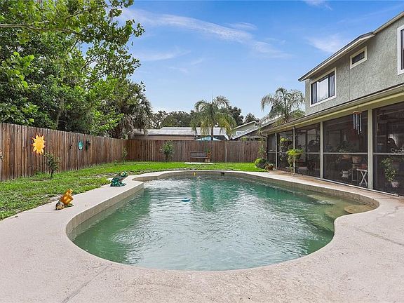 5th image of 8227 Margarita Dr