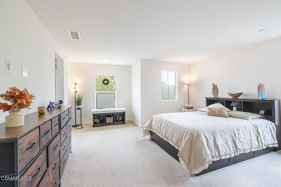 3 bed, 2.5 bath, 1734 sqft, $4,000 — Photo 4