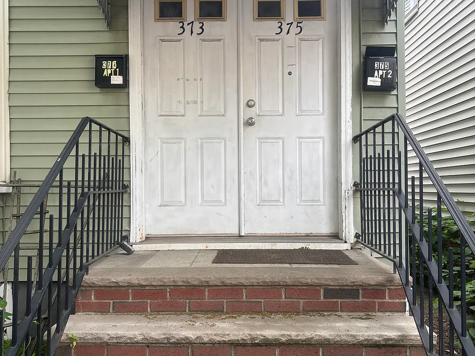 375 Prospect St #2