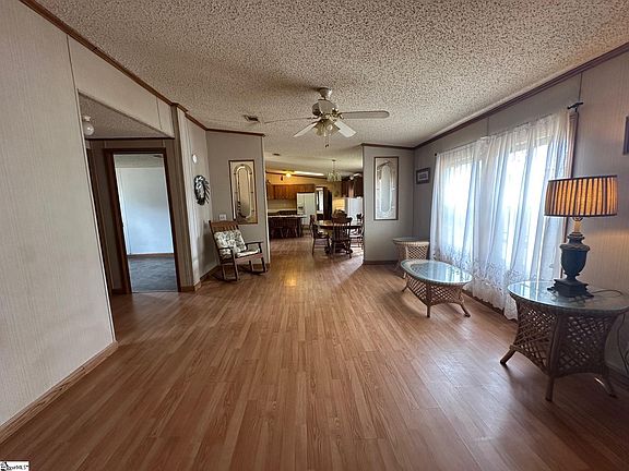 5th image of 3724 Fairview Rd