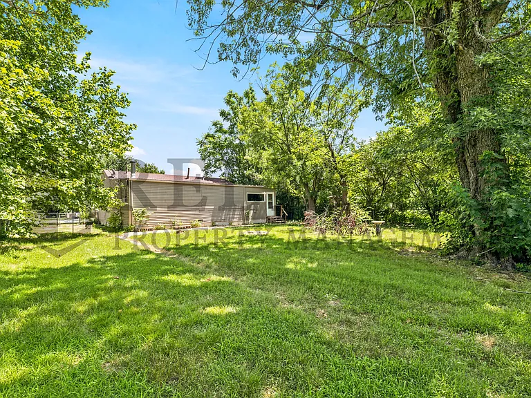 2917 S Walnut St — Photo 11