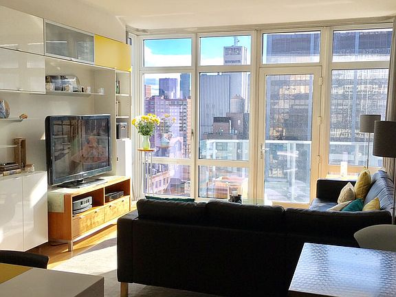 4th image of 555 W 59th St APT 23E