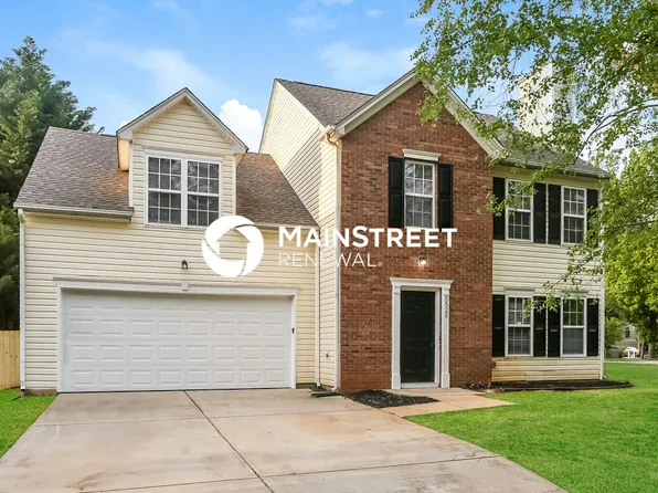5525 Kiev Dr, Charlotte, NC 28216