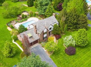 448 Seneca Rd, Great Falls, VA 22066