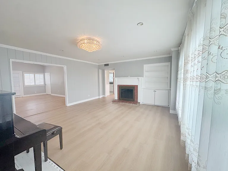 223 S Altura Rd — Photo 8