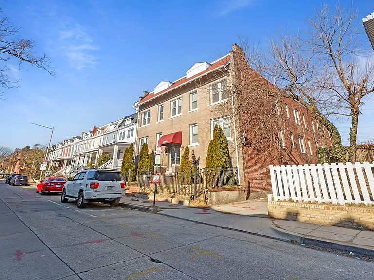 429 Kenyon St NW #T2 — Photo 10