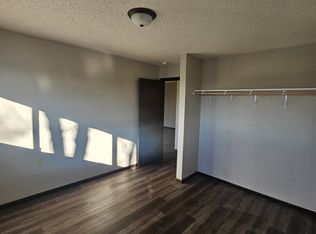 812 Hills Ave #N210, Jackson, MN 56143