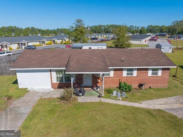655 Beach Rd, Baxley, GA 31513