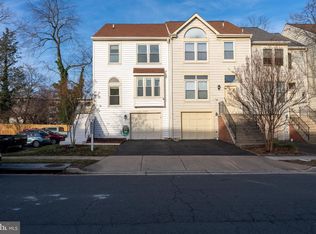 529 Dakota Dr, Herndon, VA 20170