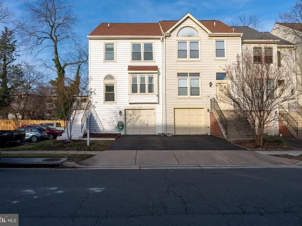 529 Dakota Dr, Herndon, VA 20170